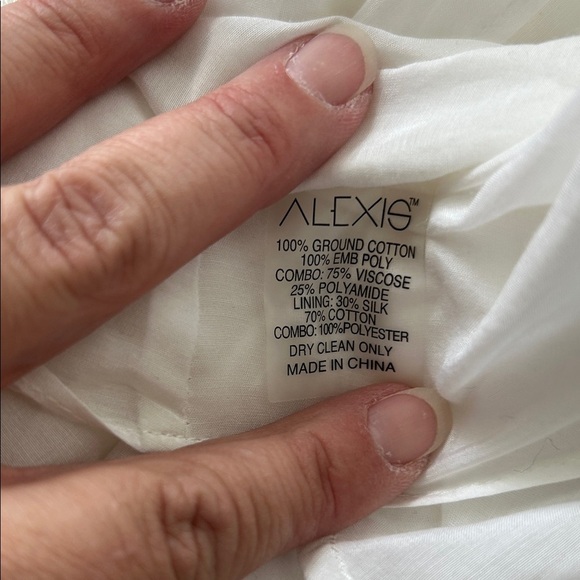 *Alexis White Lace Mini Skirt - Picture 10 of 13